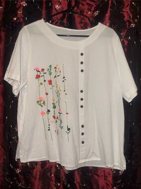 White Short Sleeve Floral design Button-Accent Top